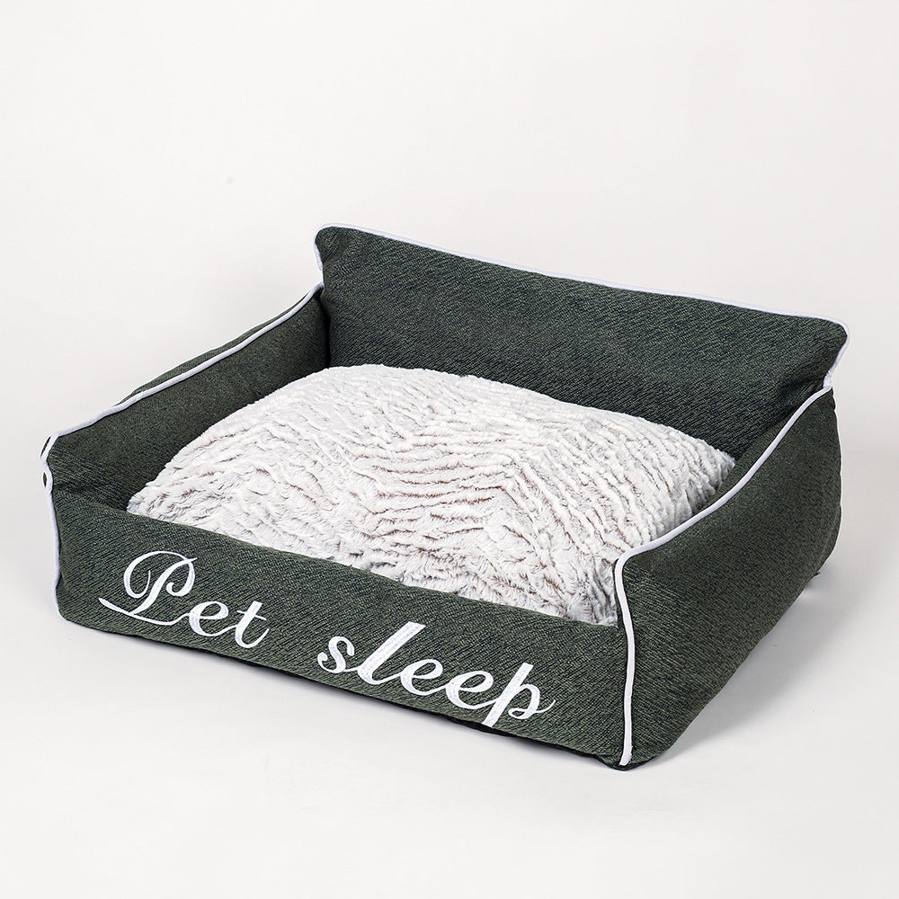 Süßes kuscheliges Katzenbett