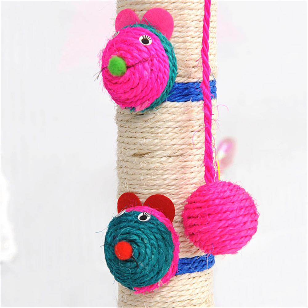 Katzenbaum mit Ball